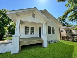 Building Photo - 611 Dauphin Island Pkwy