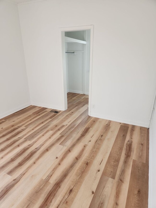 Foto del edificio - 264 N Jackson St