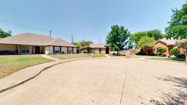 Building Photo - 1506 River Hill Dr