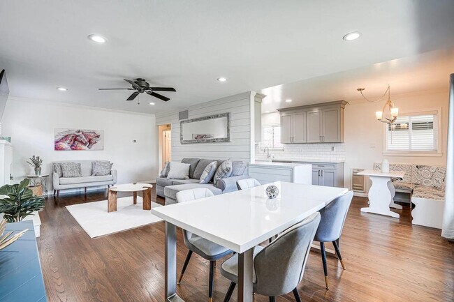 Foto del edificio - 1338 Thais Ln