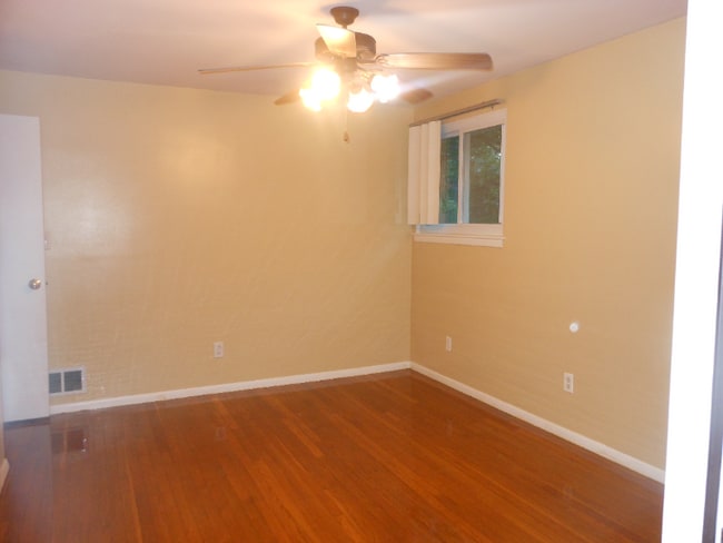 Building Photo - 14 Lyman Rd