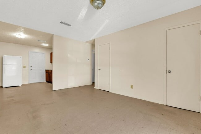Building Photo - 95 Cottrell St