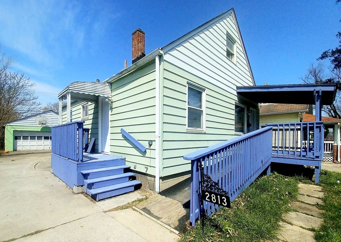 Primary Photo - HOME for RENT in North Linden Columbus/Web...