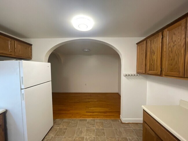 Foto del edificio - CHARMING MAIN LEVEL 1 BEDROOM APT NEAR THE...