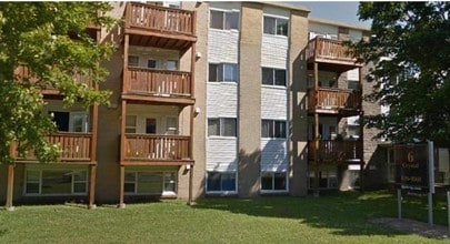 Building Photo - 1, 6, 7, 10 Crystal Drive
