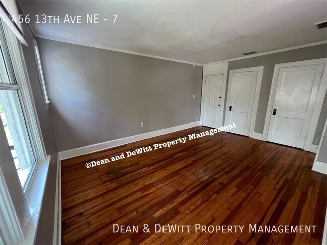 Foto del edificio - 456 13th Ave NE