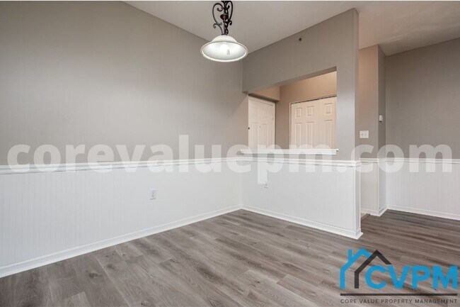 Building Photo - 600 Rolling Hill Unit 102