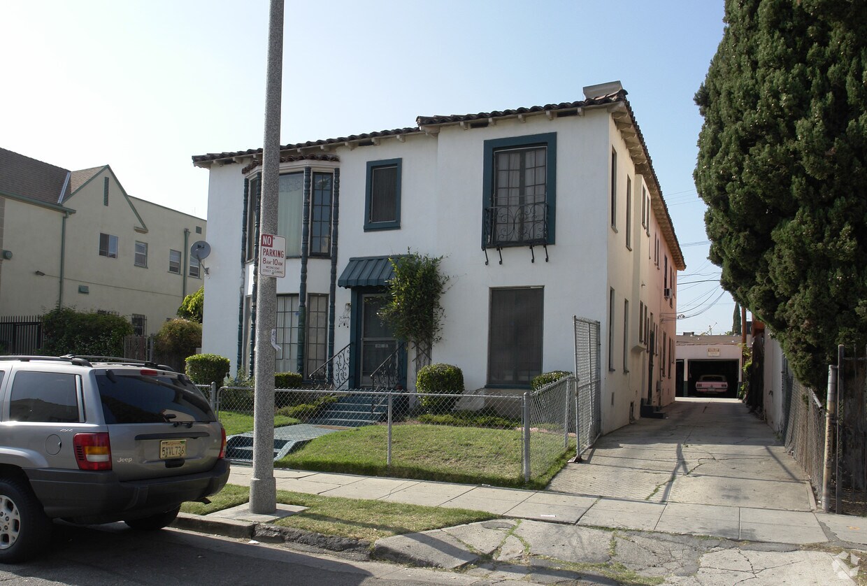 Building Photo - 5139 Marathon St