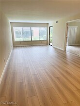 Building Photo - 124 Cypress Way E