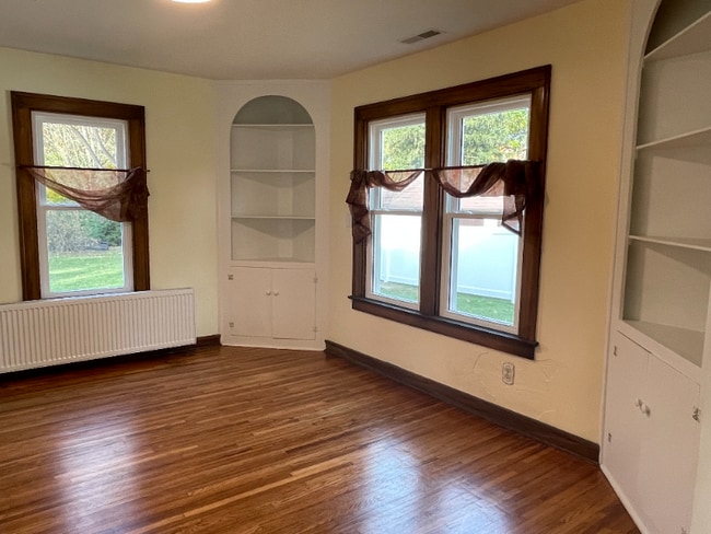 Foto del edificio - 208 W 3rd St