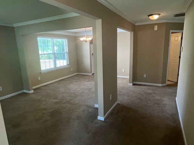 Foto del edificio - COMING SOON!  Spacious 4 Bed, 2.5 Bath home in Back Creek Chase