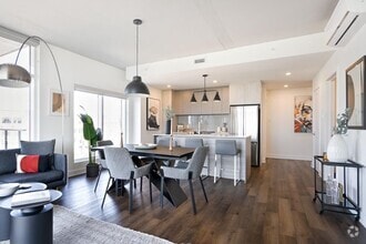 Building Photo - 3980 Boulevard Saint-Elzéar O