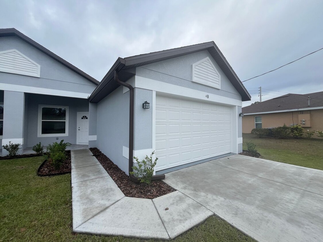 Foto principal - BRAND NEW CONSTRUCTION 3 BDRM DUPLEX!