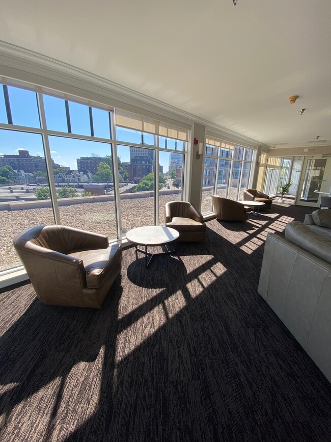 Hamilton Plaza Apartments in Madison, WI