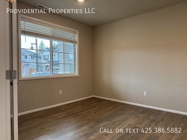 Foto del edificio - 12819 192nd Pl E