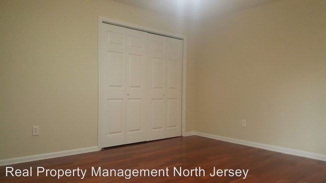 Building Photo - 1 br, 1 bath House - 105 River Rd. #A4