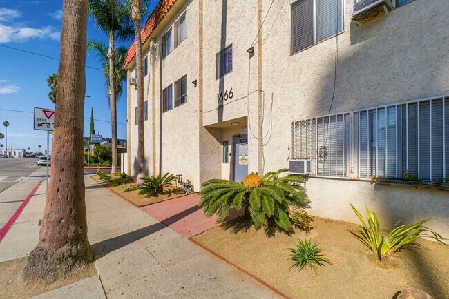 Foto del edificio - Beautiful Studio in Wilmington Parking included!