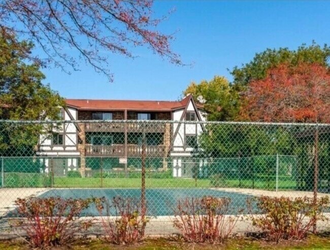 Foto del edificio - 1001 Centurion Ln
