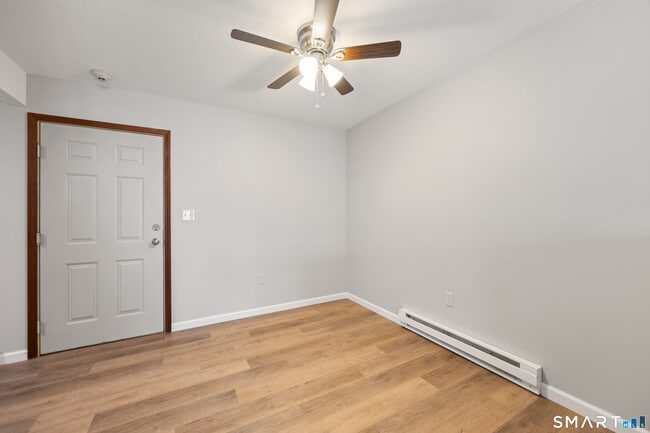 Foto del edificio - 46 N Cherry St