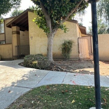 Primary Photo - 5201 Dunsmuir Rd