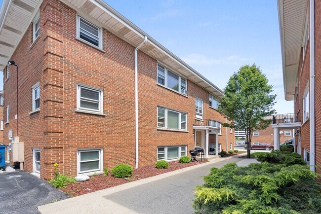 Foto del edificio - APM 9465 Maple Drive