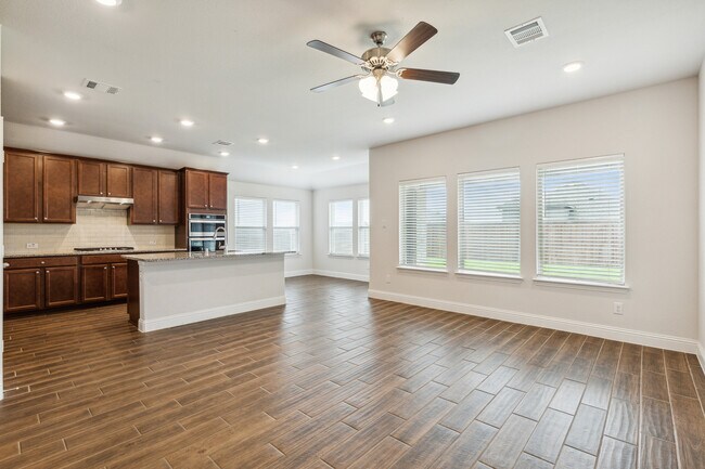 Foto del edificio - 223 Headwater Dr