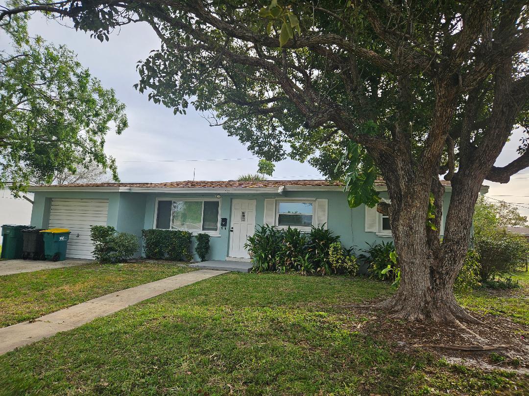 Front view - 533 Oxford Ave