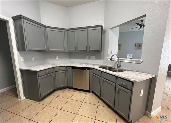 Foto del edificio - 7108 Bluegrass Ct