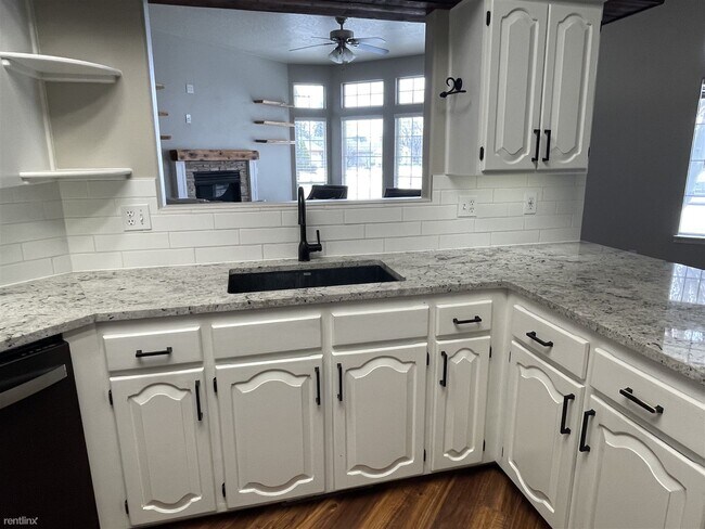 Foto del edificio - 3 br, 2 bath House - 2298 North Amethyst A...