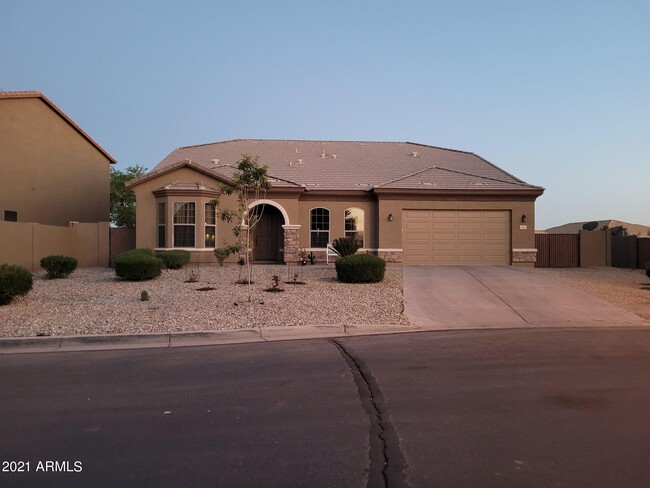 Building Photo - 44207 W Palo Abeto Dr