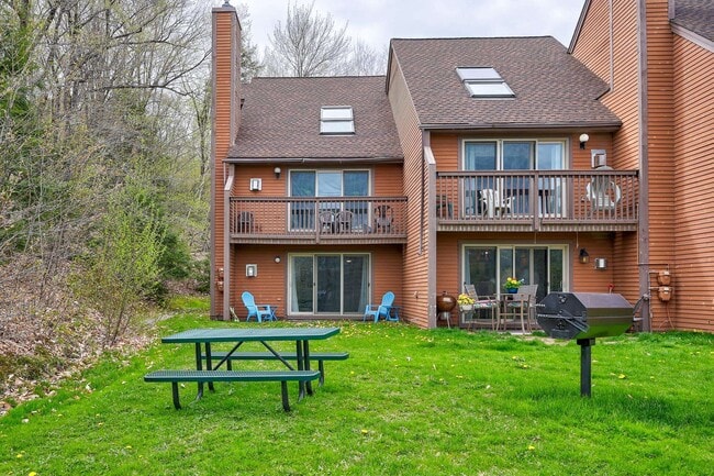 Building Photo - F37 Nordic Village Ln