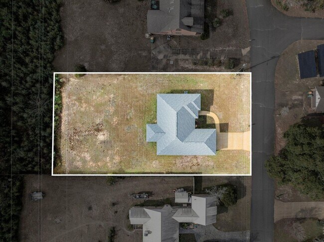 Foto del edificio - 4 Bedrooms!!!