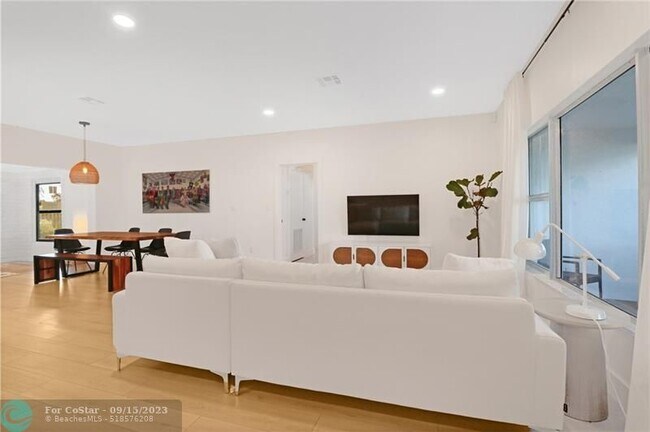 Building Photo - 1624 Coral Ridge Dr