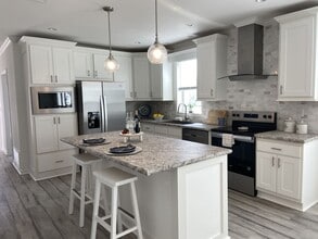 Building Photo - 589 Johnathans Cay