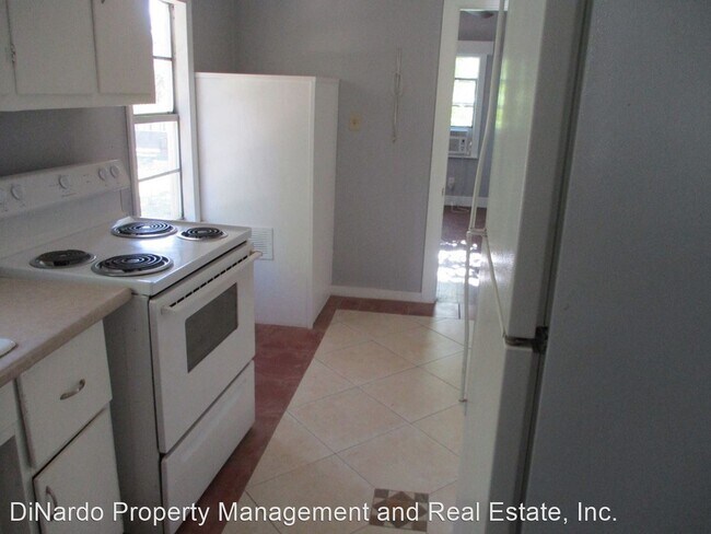 Building Photo - 215 E Voorhis Ave
