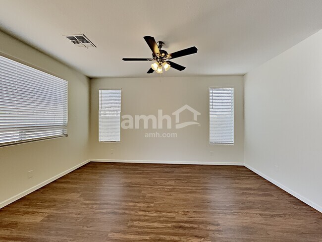 Foto del edificio - 40600 N Jay Ln