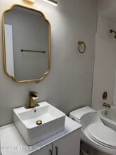 Building Photo - 3042 Hampstead Dr