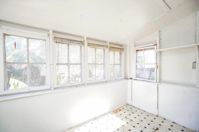 Foto del edificio - 4320-4322 Jack St