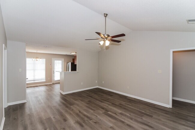 Building Photo - 10734 Ridgefield Dr
