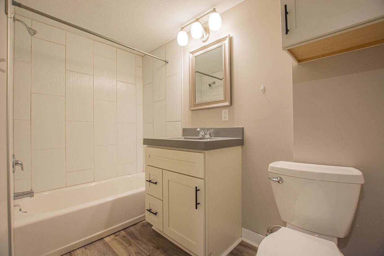 Building Photo - 114 N 38th St