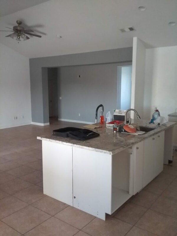 Foto del edificio - 1449 Catalina Ave