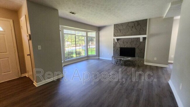 Building Photo - 6915 Babbling Brook Dr