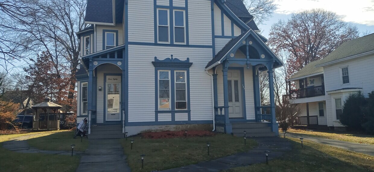 Primary Photo - 380 W Main St