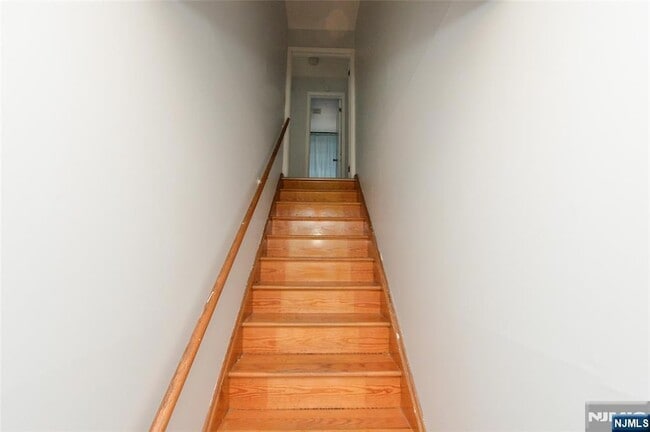 Photo - 421 Leonhardt Dr House