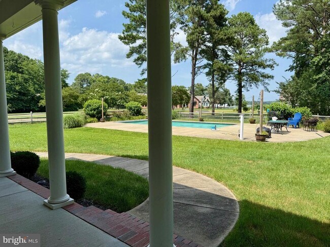 Foto del edificio - 45325 Morgan Point Ln