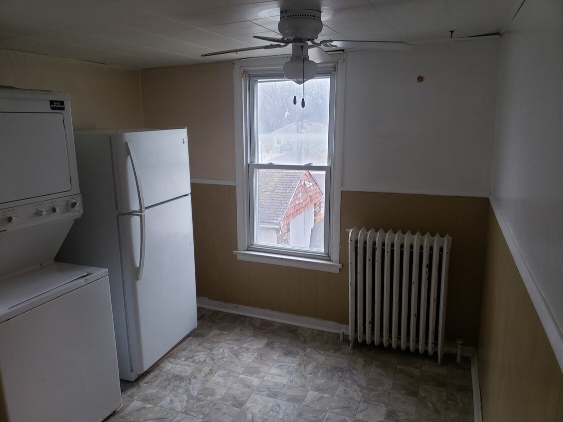Primary Photo - 454 Velde Ave