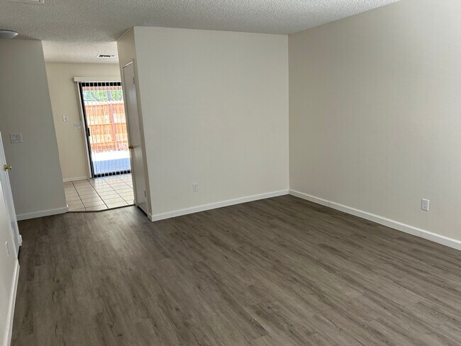 Foto del edificio - 720 N Florence St