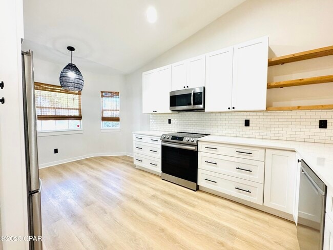 Building Photo - 205 Covington St