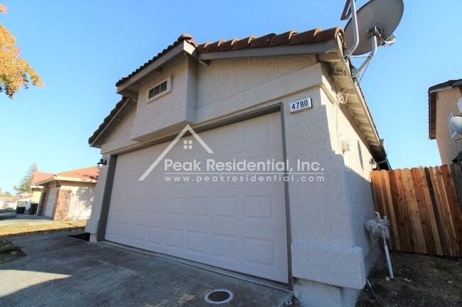 Building Photo - Updated 3bd/2ba Home near Cosumnes River College