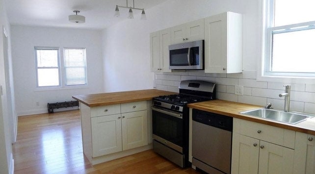 Foto del edificio - 143 Nelson Ave